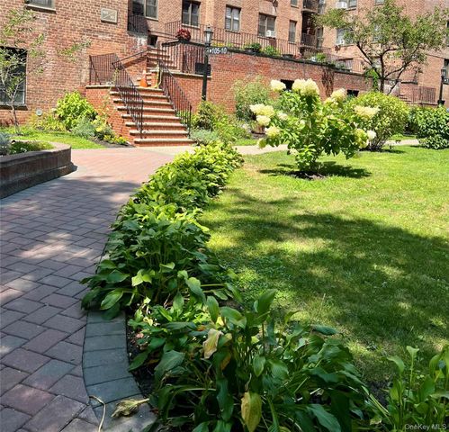 105-20 66th Ave. 1A, Forest Hills, NY 11375