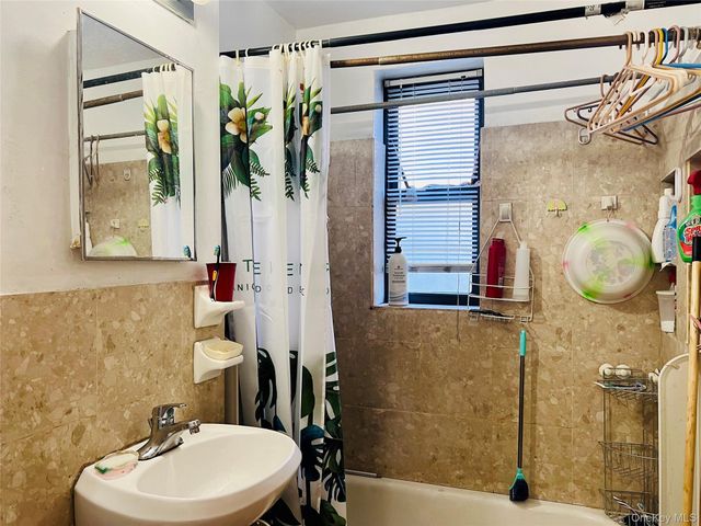 105-20 66th Ave. 1A, Forest Hills, NY 11375