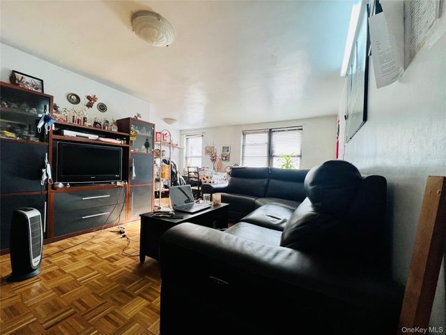 105-20 66th Ave. 1A, Forest Hills, NY 11375