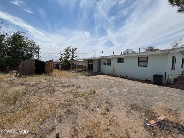 2208 E Idaho Avenue, Las Cruces, NM 88001