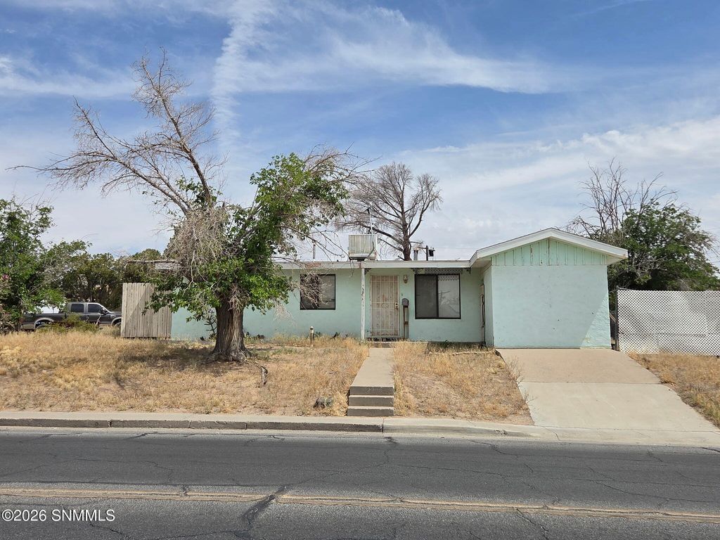 2208 E Idaho Avenue, Las Cruces, NM 88001