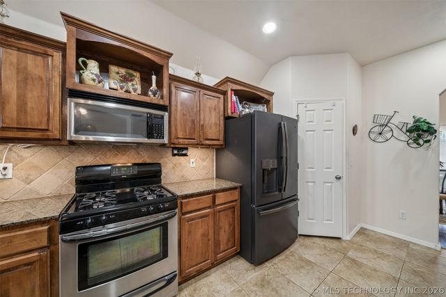 1013 Midway Road, Claremore, OK 74019