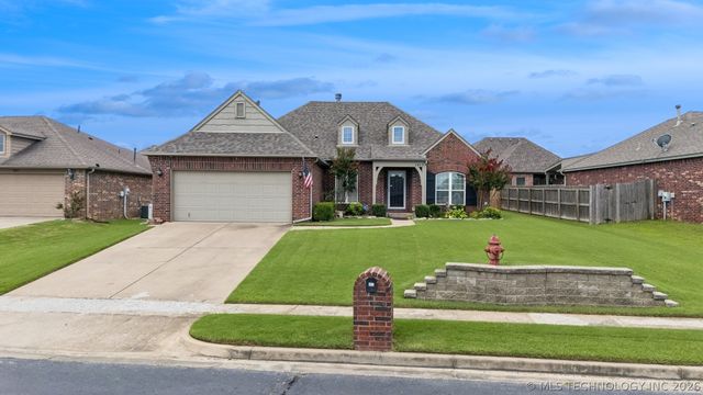 1013 Midway Road, Claremore, OK 74019