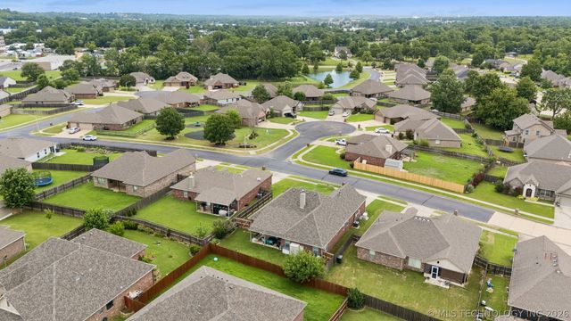 1013 Midway Road, Claremore, OK 74019