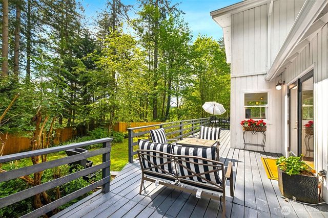 15715 249 Avenue SE, Issaquah, WA 98027