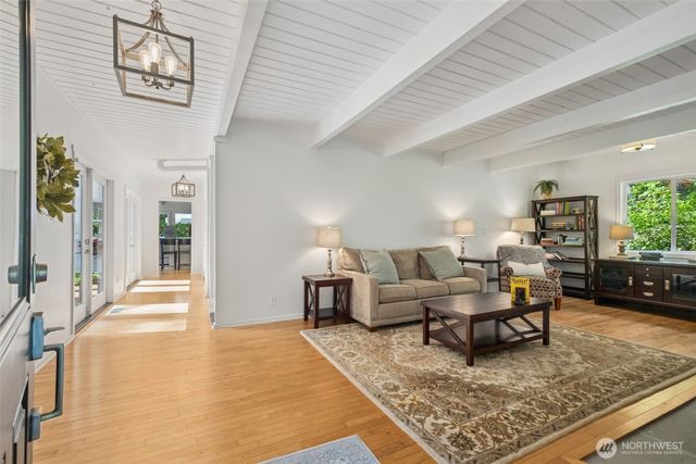 15715 249 Avenue SE, Issaquah, WA 98027