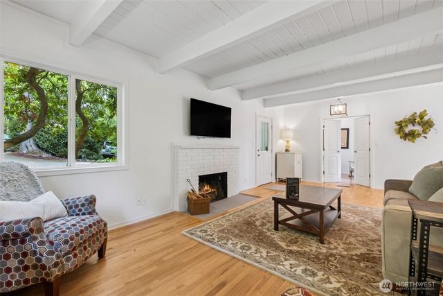 15715 249 Avenue SE, Issaquah, WA 98027
