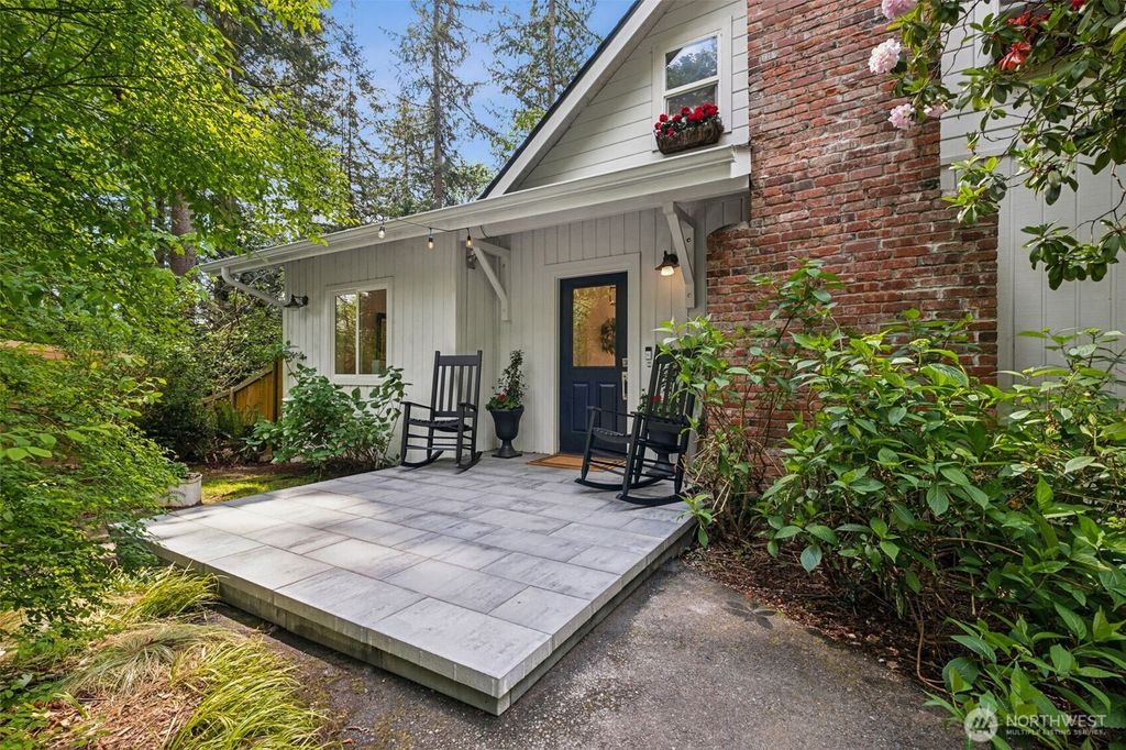 15715 249 Avenue SE, Issaquah, WA 98027