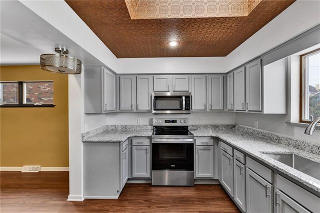 510 Franklin Ave, Vandergrift, PA 15690