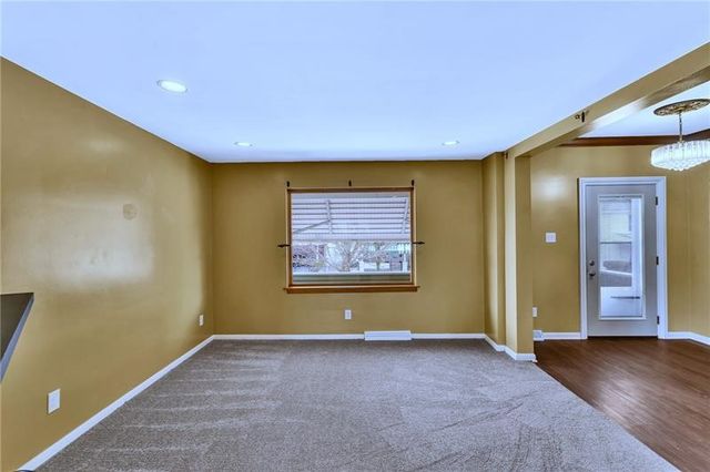 510 Franklin Ave, Vandergrift, PA 15690