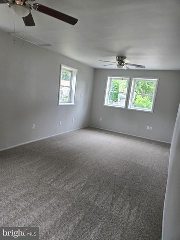 65 HAWTHORNE AVE, Martinsburg, WV 25401