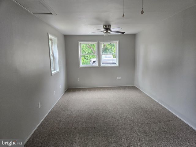 65 HAWTHORNE AVE, Martinsburg, WV 25401