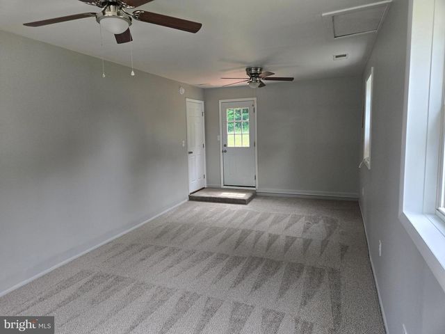 65 HAWTHORNE AVE, Martinsburg, WV 25401