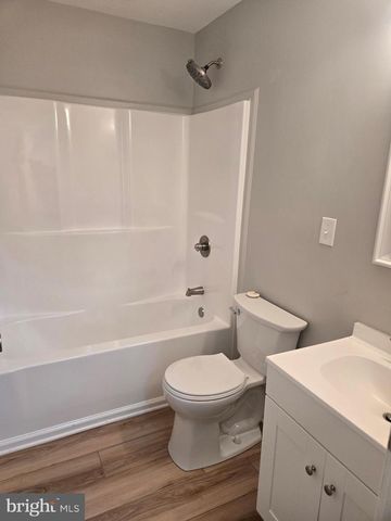 65 HAWTHORNE AVE, Martinsburg, WV 25401