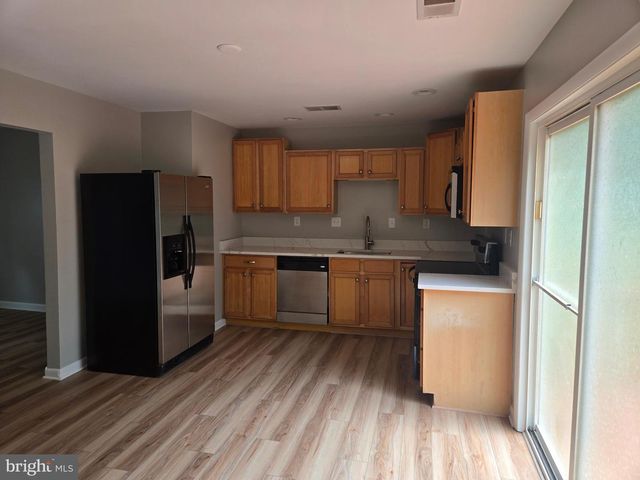 65 HAWTHORNE AVE, Martinsburg, WV 25401