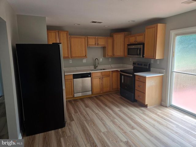 65 HAWTHORNE AVE, Martinsburg, WV 25401