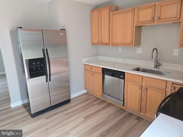 65 HAWTHORNE AVE, Martinsburg, WV 25401