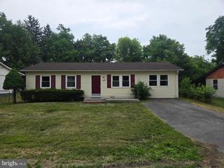 65 HAWTHORNE AVE, Martinsburg, WV 25401