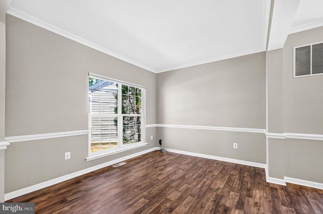 6853 HOLLOW GLEN CT, Gainesville, VA 20155