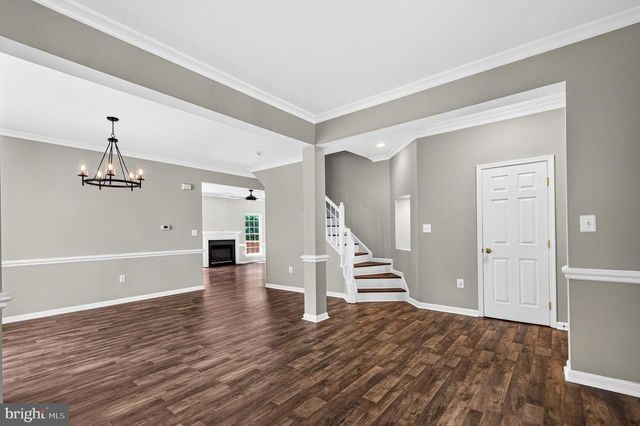 6853 HOLLOW GLEN CT, Gainesville, VA 20155