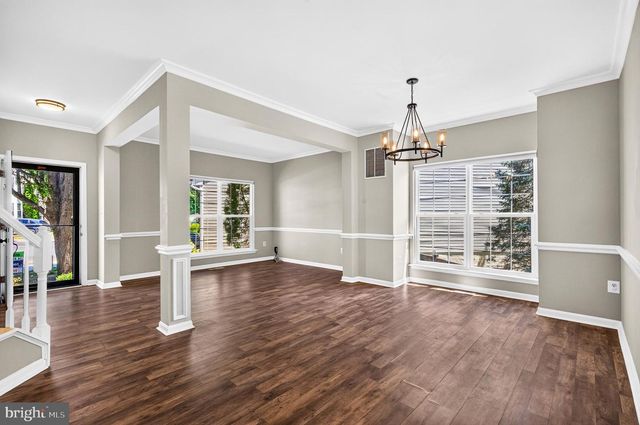 6853 HOLLOW GLEN CT, Gainesville, VA 20155
