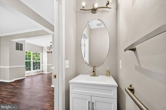 6853 HOLLOW GLEN CT, Gainesville, VA 20155