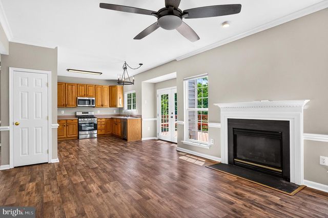 6853 HOLLOW GLEN CT, Gainesville, VA 20155