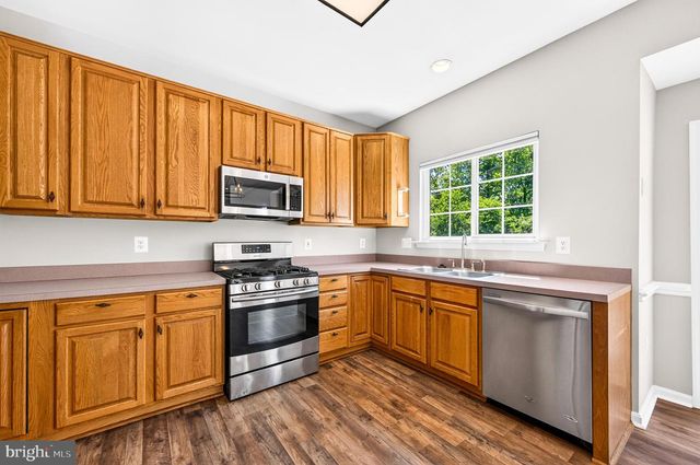 6853 HOLLOW GLEN CT, Gainesville, VA 20155