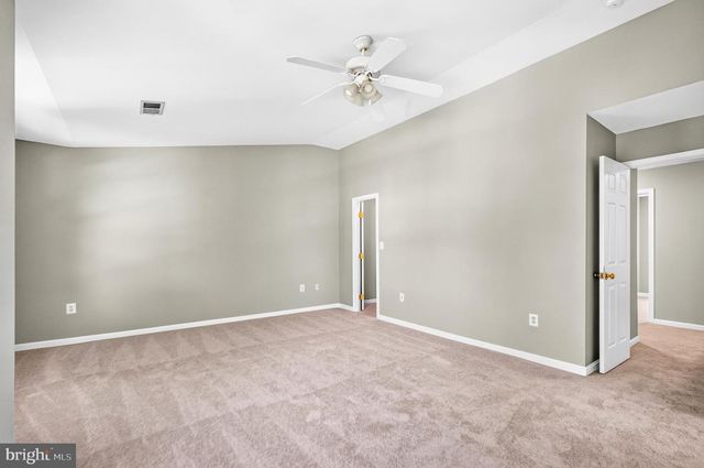6853 HOLLOW GLEN CT, Gainesville, VA 20155