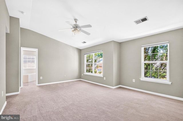 6853 HOLLOW GLEN CT, Gainesville, VA 20155