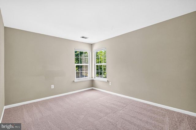6853 HOLLOW GLEN CT, Gainesville, VA 20155