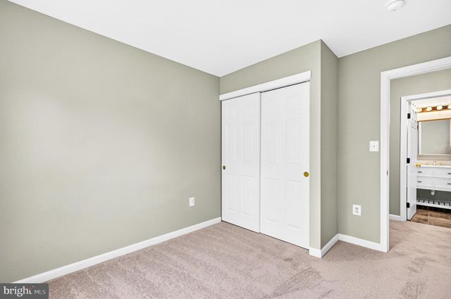 6853 HOLLOW GLEN CT, Gainesville, VA 20155