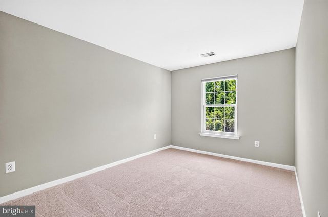 6853 HOLLOW GLEN CT, Gainesville, VA 20155