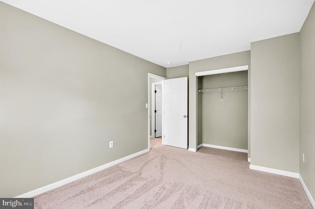 6853 HOLLOW GLEN CT, Gainesville, VA 20155