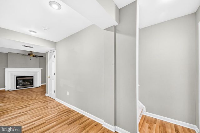 6853 HOLLOW GLEN CT, Gainesville, VA 20155
