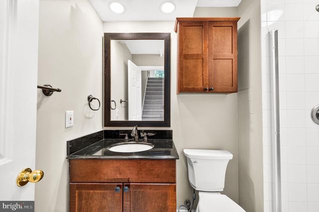 6853 HOLLOW GLEN CT, Gainesville, VA 20155