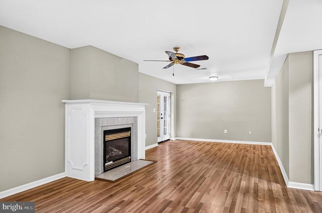 6853 HOLLOW GLEN CT, Gainesville, VA 20155