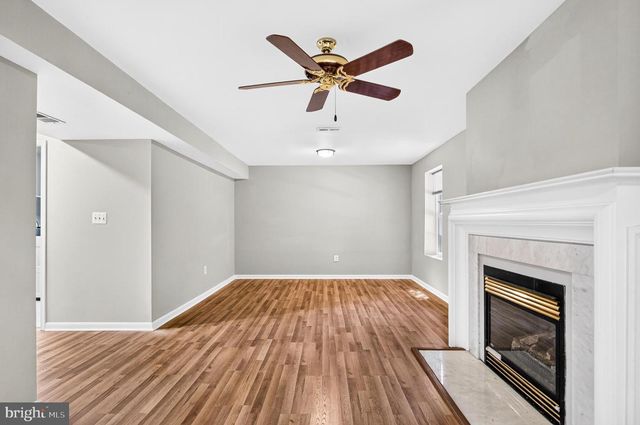 6853 HOLLOW GLEN CT, Gainesville, VA 20155