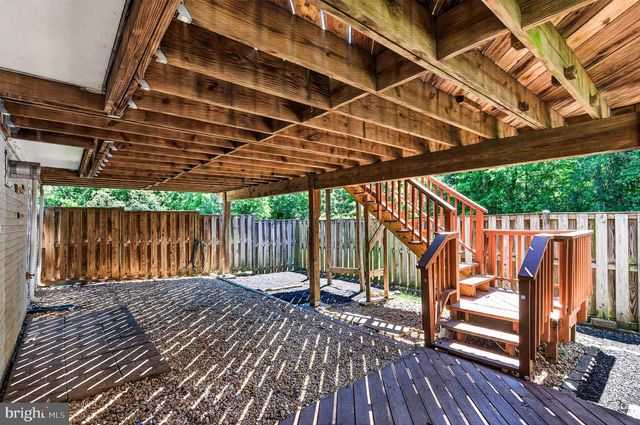 6853 HOLLOW GLEN CT, Gainesville, VA 20155