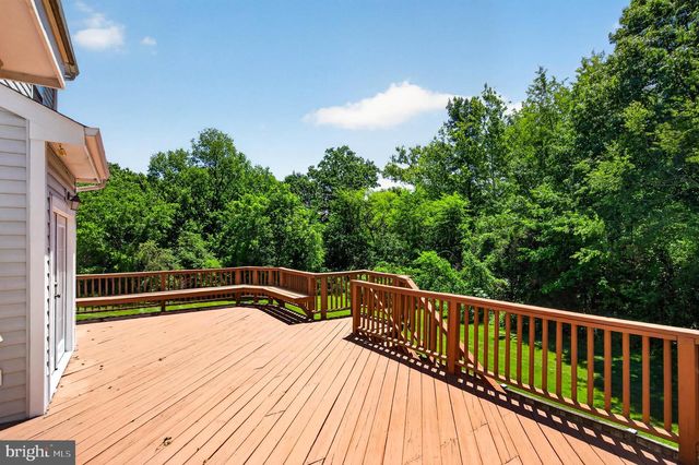6853 HOLLOW GLEN CT, Gainesville, VA 20155