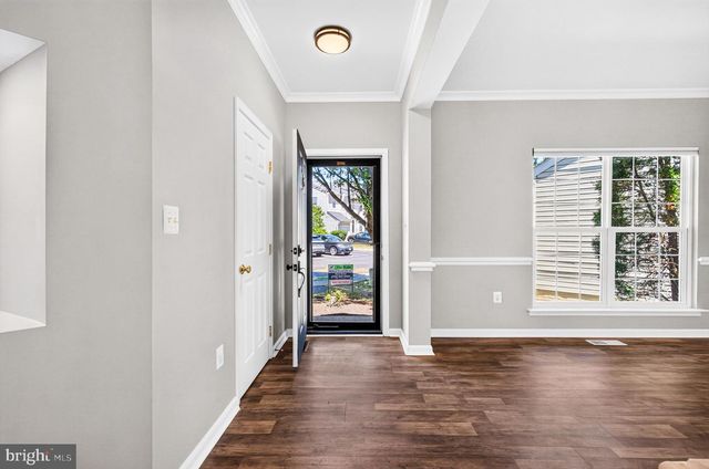6853 HOLLOW GLEN CT, Gainesville, VA 20155
