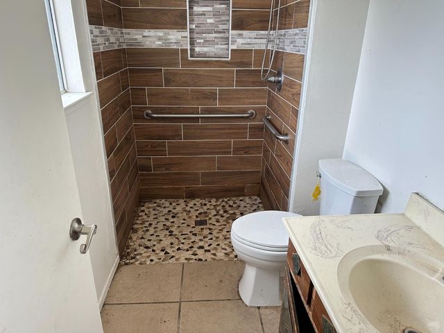 450 W Sacramento Street, Coalinga, CA 93210