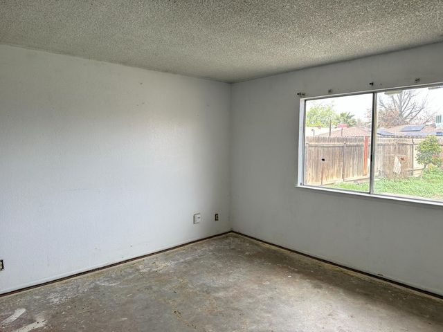 450 W Sacramento Street, Coalinga, CA 93210