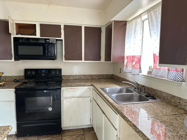 450 W Sacramento Street, Coalinga, CA 93210