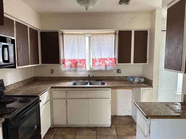 450 W Sacramento Street, Coalinga, CA 93210