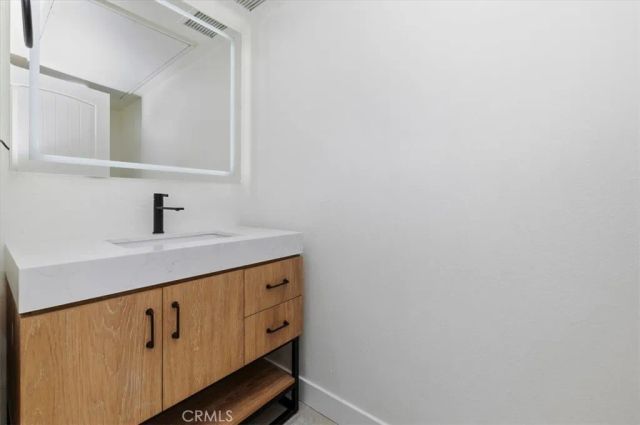 1045 Villorrio South, Palm Springs, CA 92262