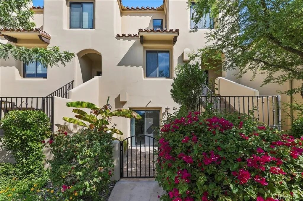 1045 Villorrio South, Palm Springs, CA 92262