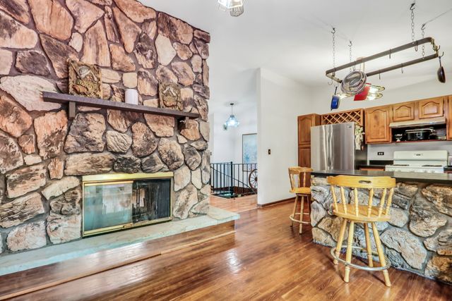 8615 Coral Road, Wonder Lake, IL 60097