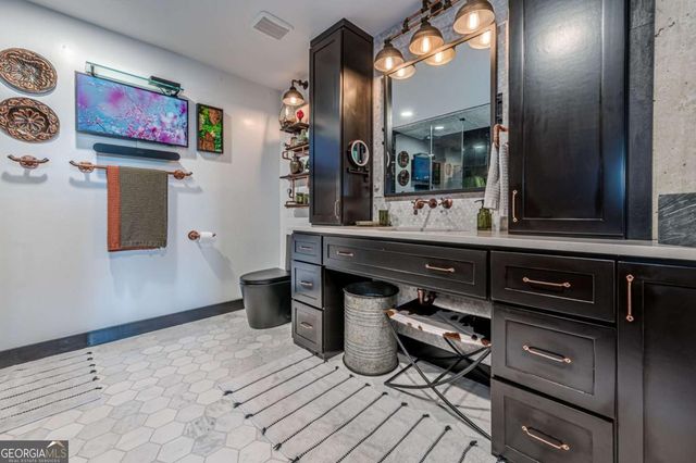 3235 Roswell Road NE 819, Atlanta, GA 30305