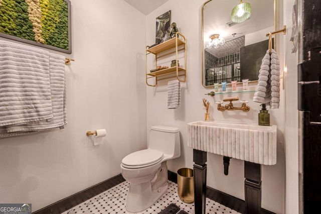 3235 Roswell Road NE 819, Atlanta, GA 30305